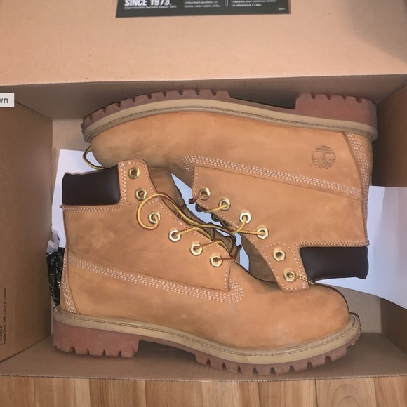 Timberland Youth 6-Inch Premium Waterproof Boot in Wheat Nubuck - Picture 3 of 8